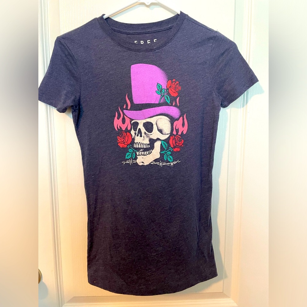 Free State Women’s Short Sleeve Skull Tee Size XS
